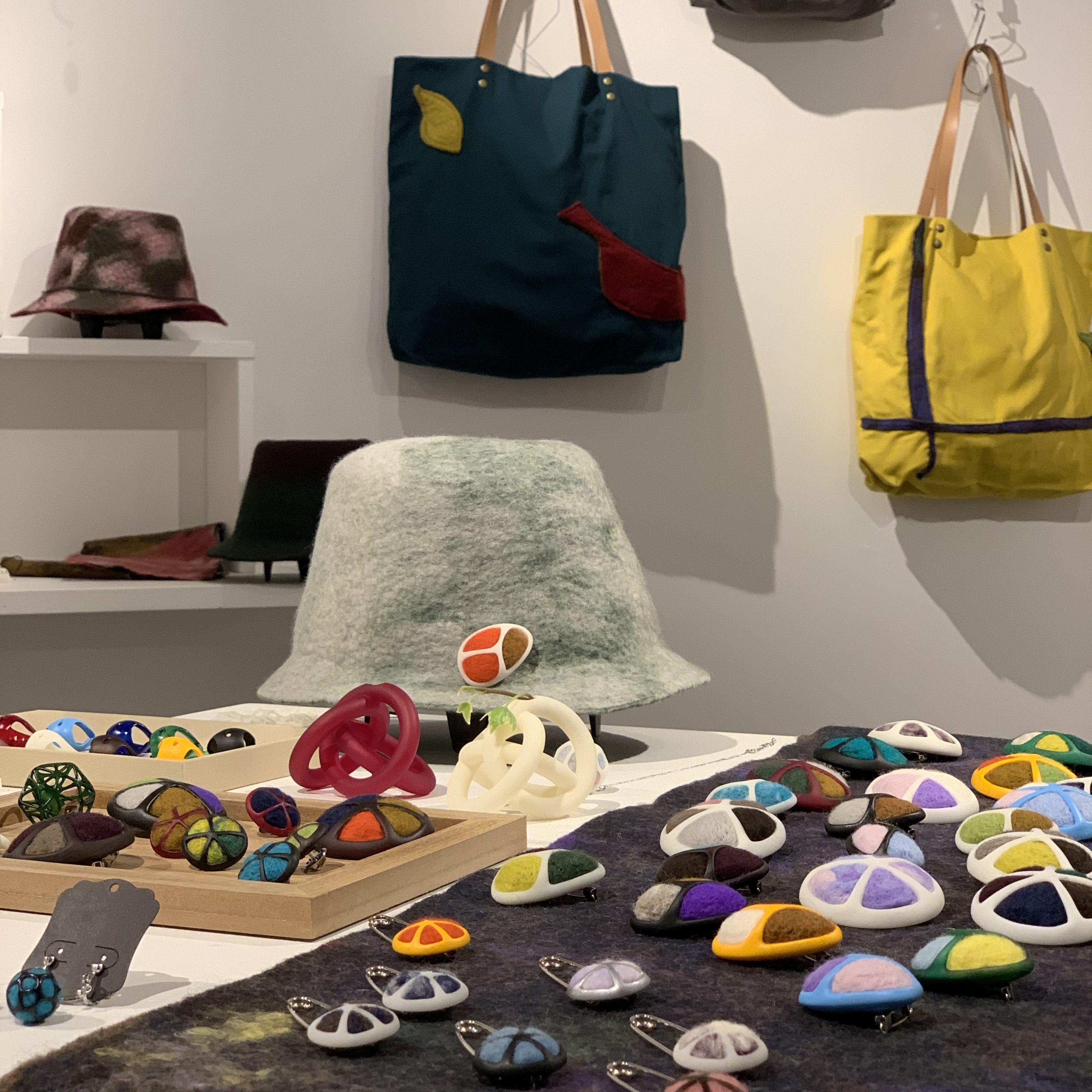 circle around exhibition